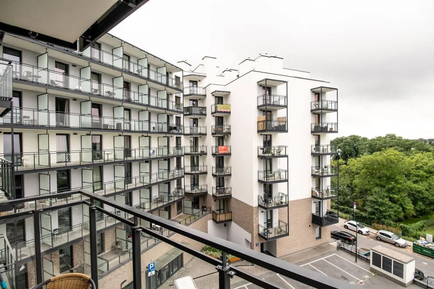 Rosewood Apartment Wiktoryn Warsaw Poland